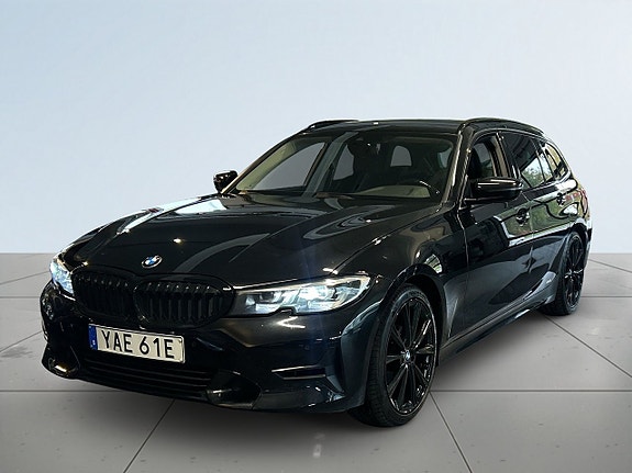 BMW 320i 16 of 18