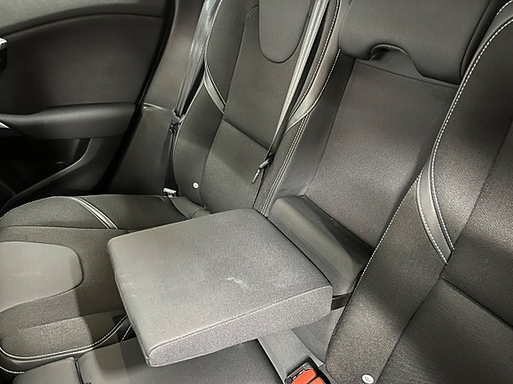 Volvo V40 22 of 24