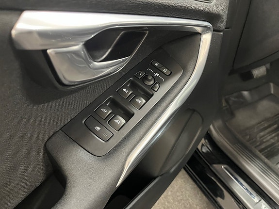 Volvo V40 12 of 24