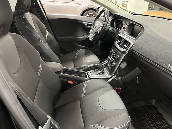 Volvo V40 20 of 24