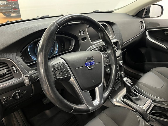 Volvo V40 13 of 24