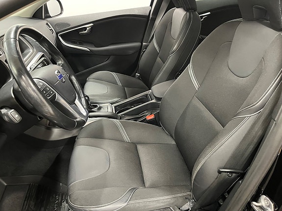 Volvo V40 11 of 24