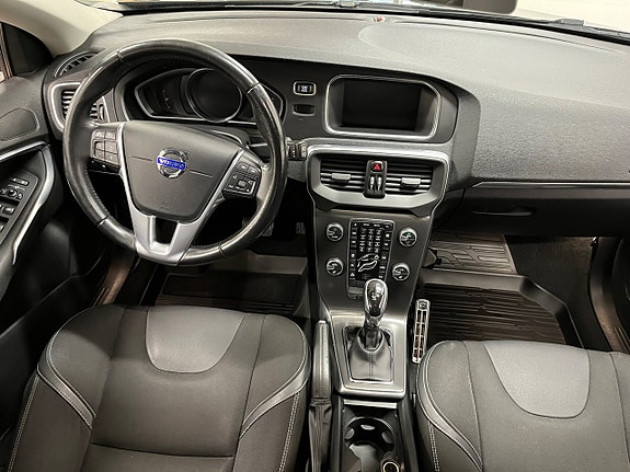 Volvo V40 15 of 24