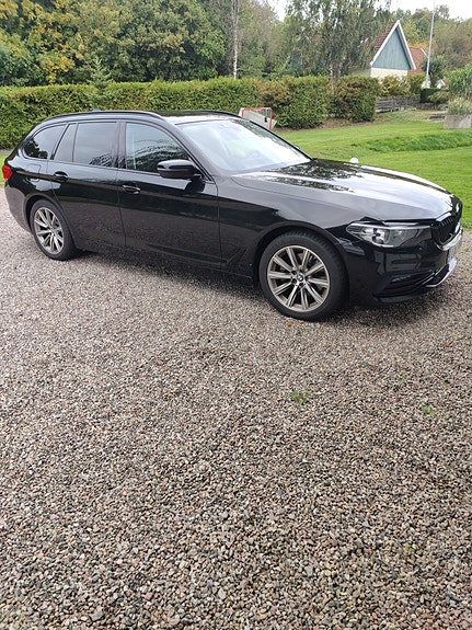 BMW 520d 2 of 5