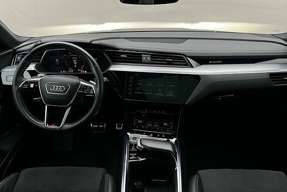 Audi Q8 e-tron 6 of 28
