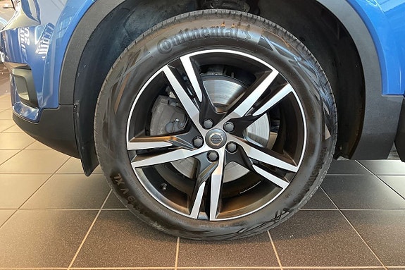 Volvo XC40 16 of 24