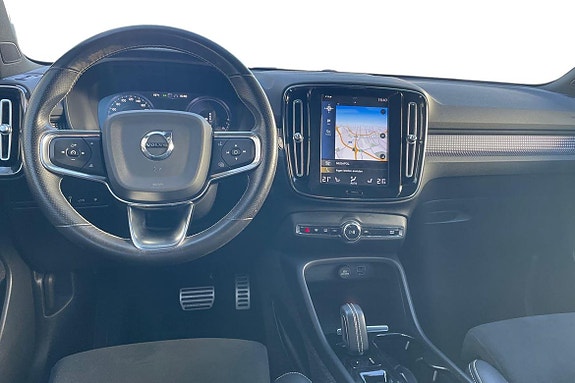 Volvo XC40 8 of 24