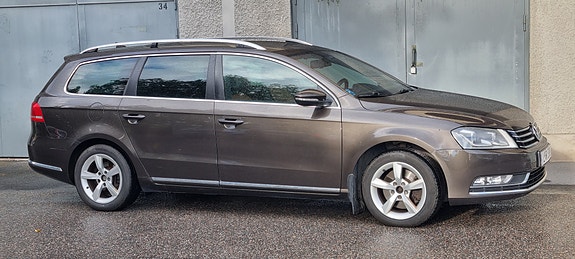 Volkswagen Passat 3 of 27
