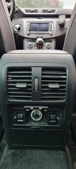 Volkswagen Passat 13 of 27