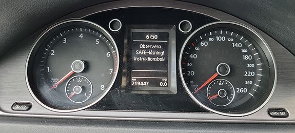 Volkswagen Passat 8 of 27