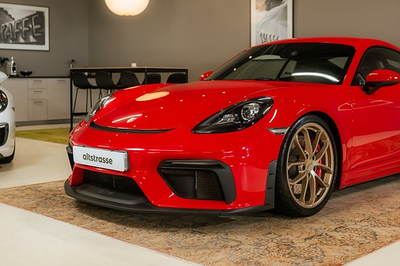 Porsche 718 Cayman GT4 2 of 30