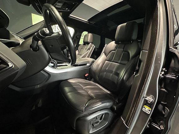 Land Rover Range Rover Sport 10 of 16