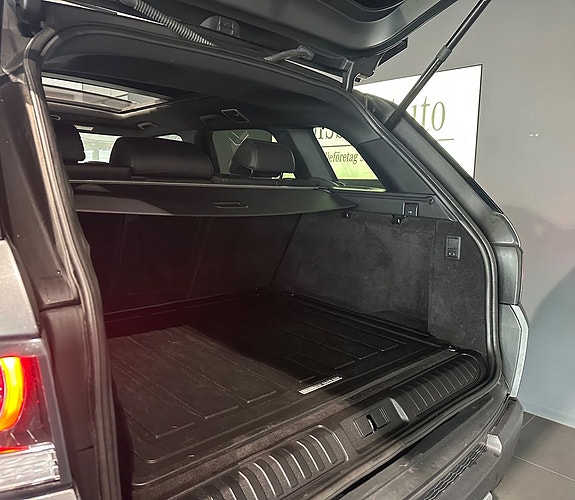 Land Rover Range Rover Sport 8 of 16