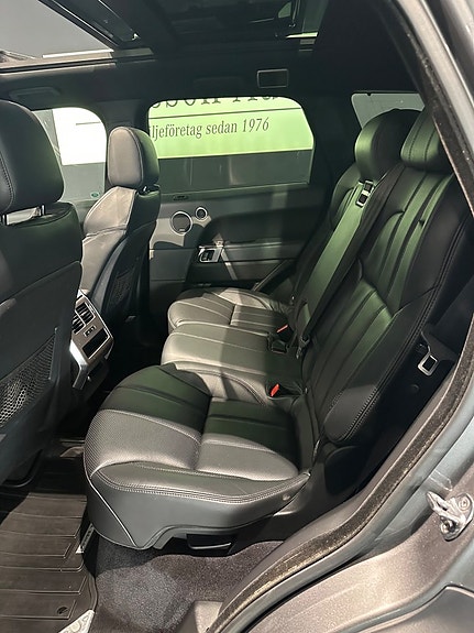 Land Rover Range Rover Sport 11 of 16