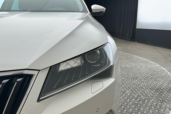 Skoda Superb 11 of 28