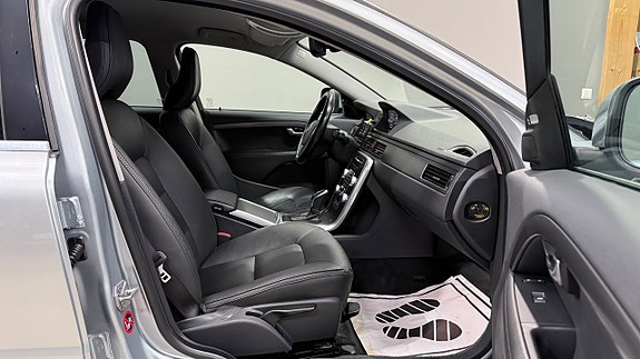 Volvo XC70 13 of 22