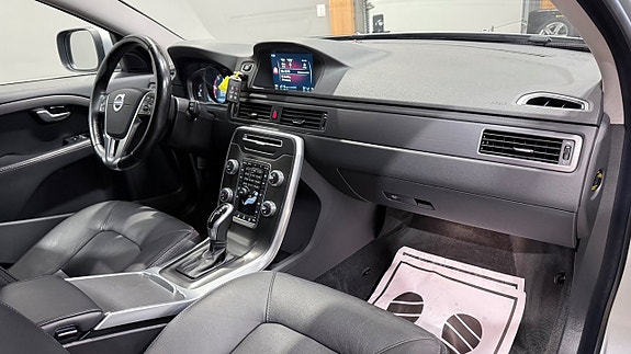 Volvo XC70 14 of 22
