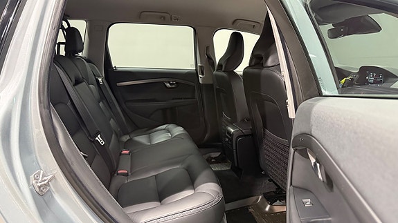 Volvo XC70 15 of 22