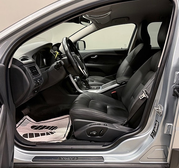 Volvo XC70 9 of 22