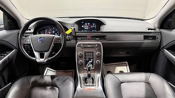Volvo XC70 11 of 22