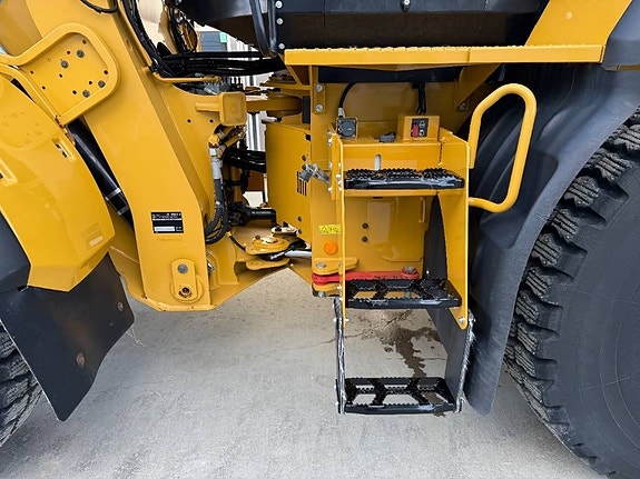 CAT 926M 11 of 14