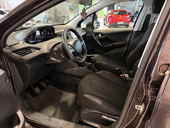 Peugeot 208 12 of 14