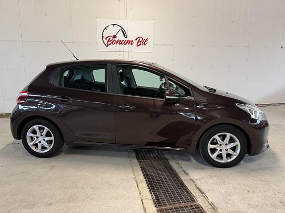 Peugeot 208 5 of 14