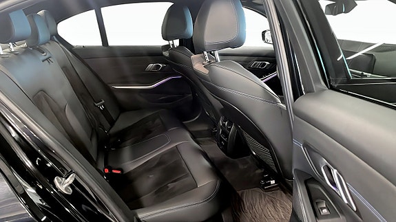 BMW 330e 5 of 12