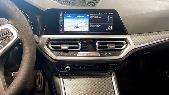 BMW 330e 12 of 12