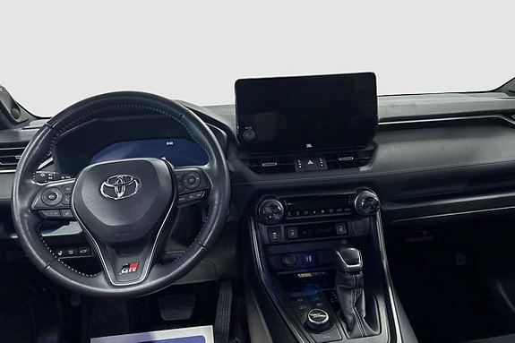 Toyota RAV4 10 of 12