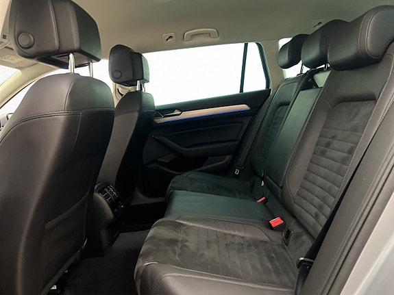 Volkswagen Passat 17 of 30