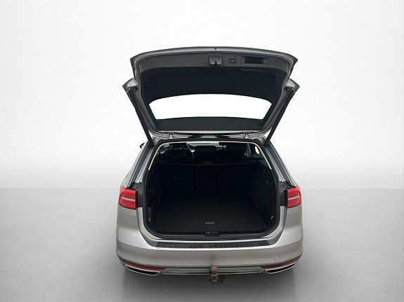 Volkswagen Passat 27 of 30
