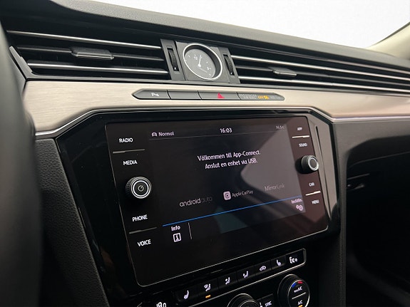 Volkswagen Passat 21 of 30