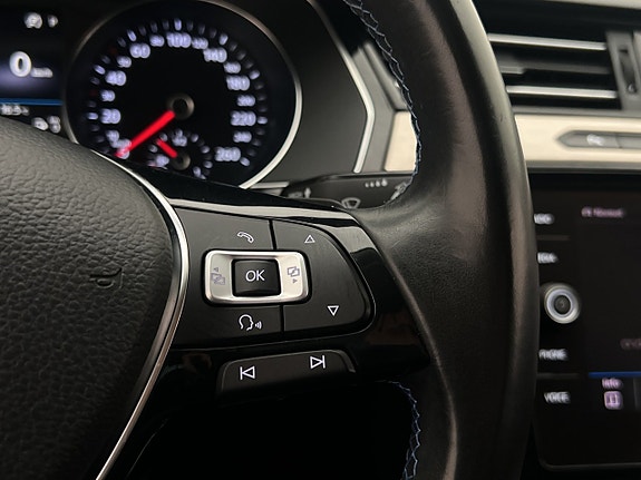 Volkswagen Passat 20 of 30