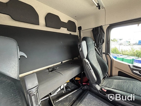 Lastbil Mercedes-Benz Actros 1836 10.7 PowerS... via auktion 24 of 27
