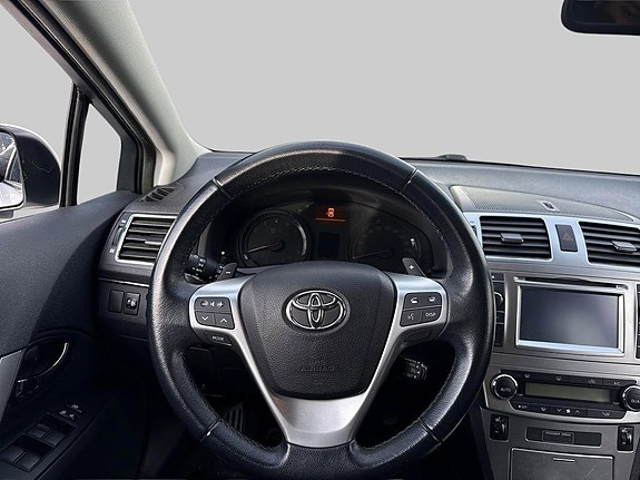 Toyota Avensis 9 of 14