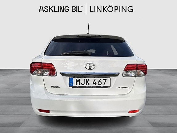 Toyota Avensis 4 of 14