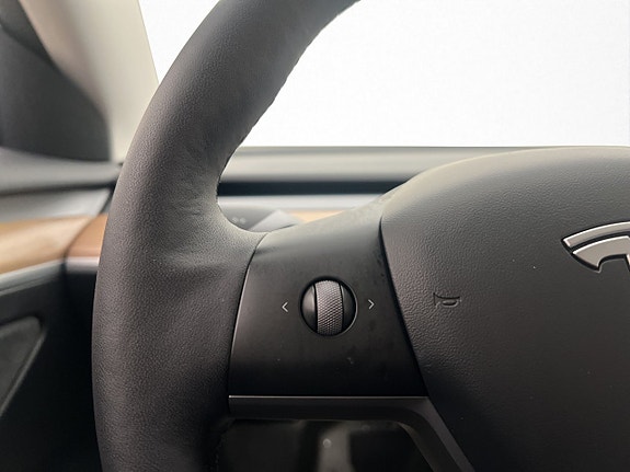 Tesla Model 3 18 of 30