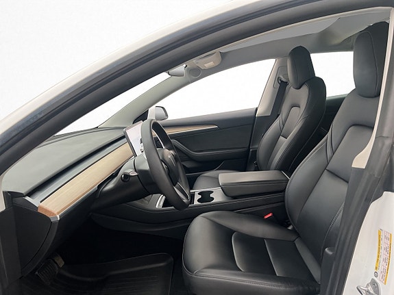 Tesla Model 3 16 of 30