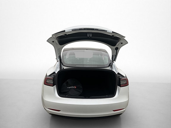 Tesla Model 3 9 of 30
