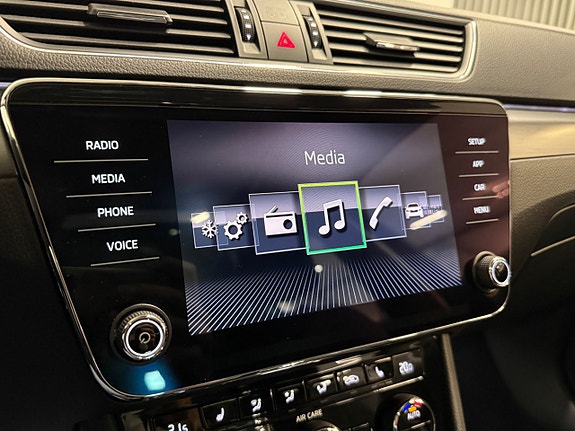 Skoda Superb 11 of 23