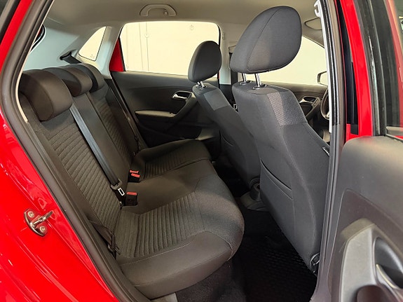 Volkswagen Polo 9 of 18