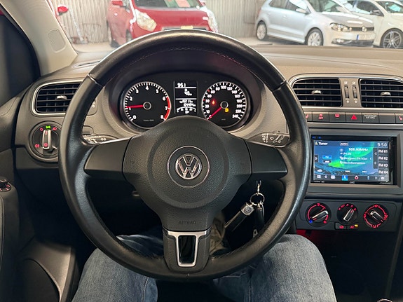 Volkswagen Polo 16 of 18
