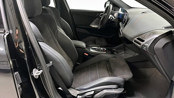BMW 120 3 of 9