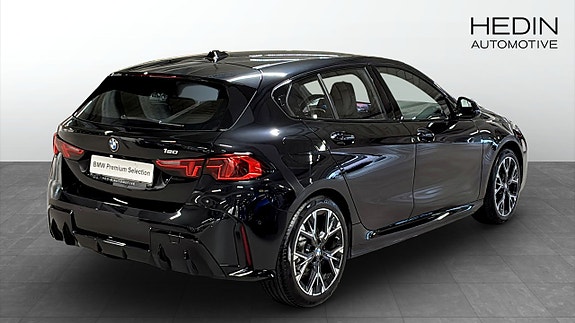BMW 120 2 of 9