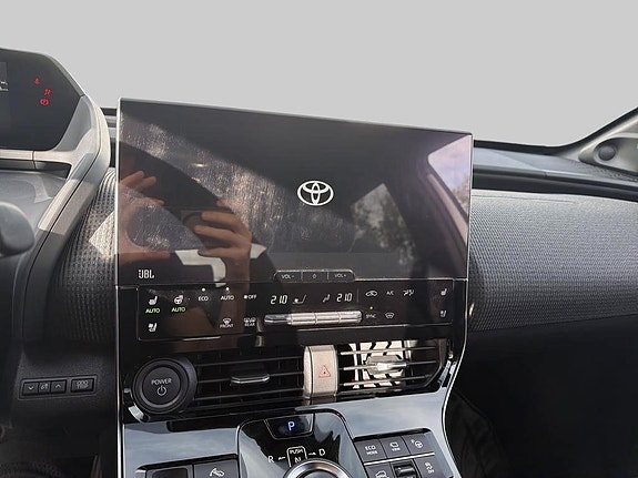 Toyota bZ4X 17 of 21