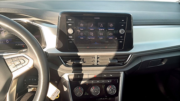 Volkswagen T-Roc 9 of 14