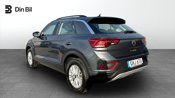 Volkswagen T-Roc 3 of 14