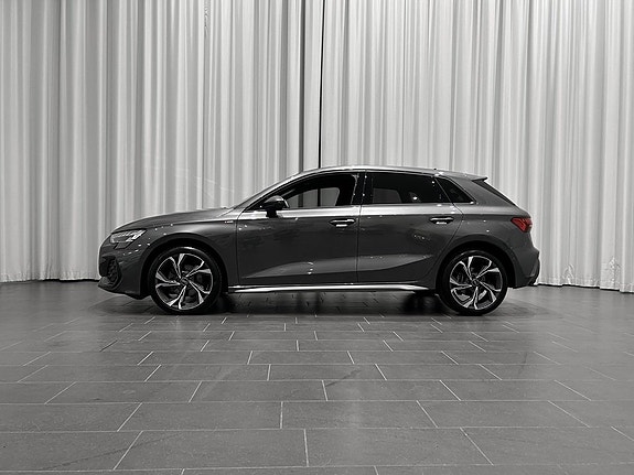 Audi A3 2 of 18