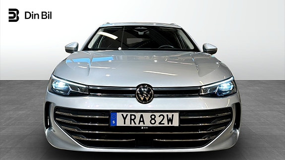 Volkswagen Passat 4 of 22